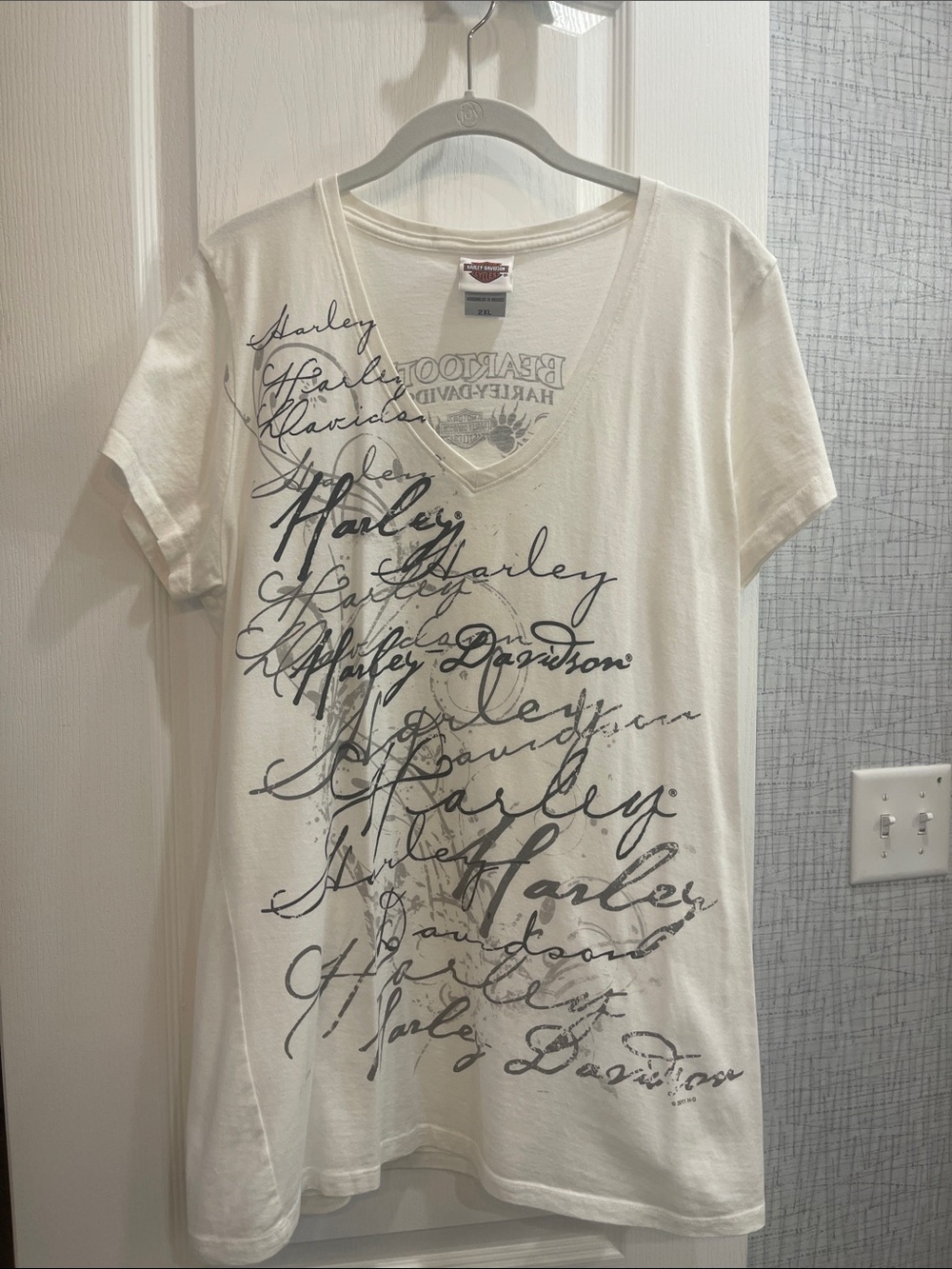Harley-Davidson Cream Tee with Gray Script Print